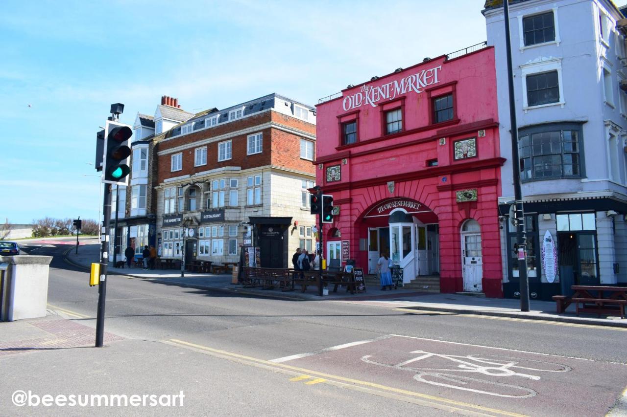 Appartamento Captain'S Quarters - Stunning Sea Views Margate Esterno foto