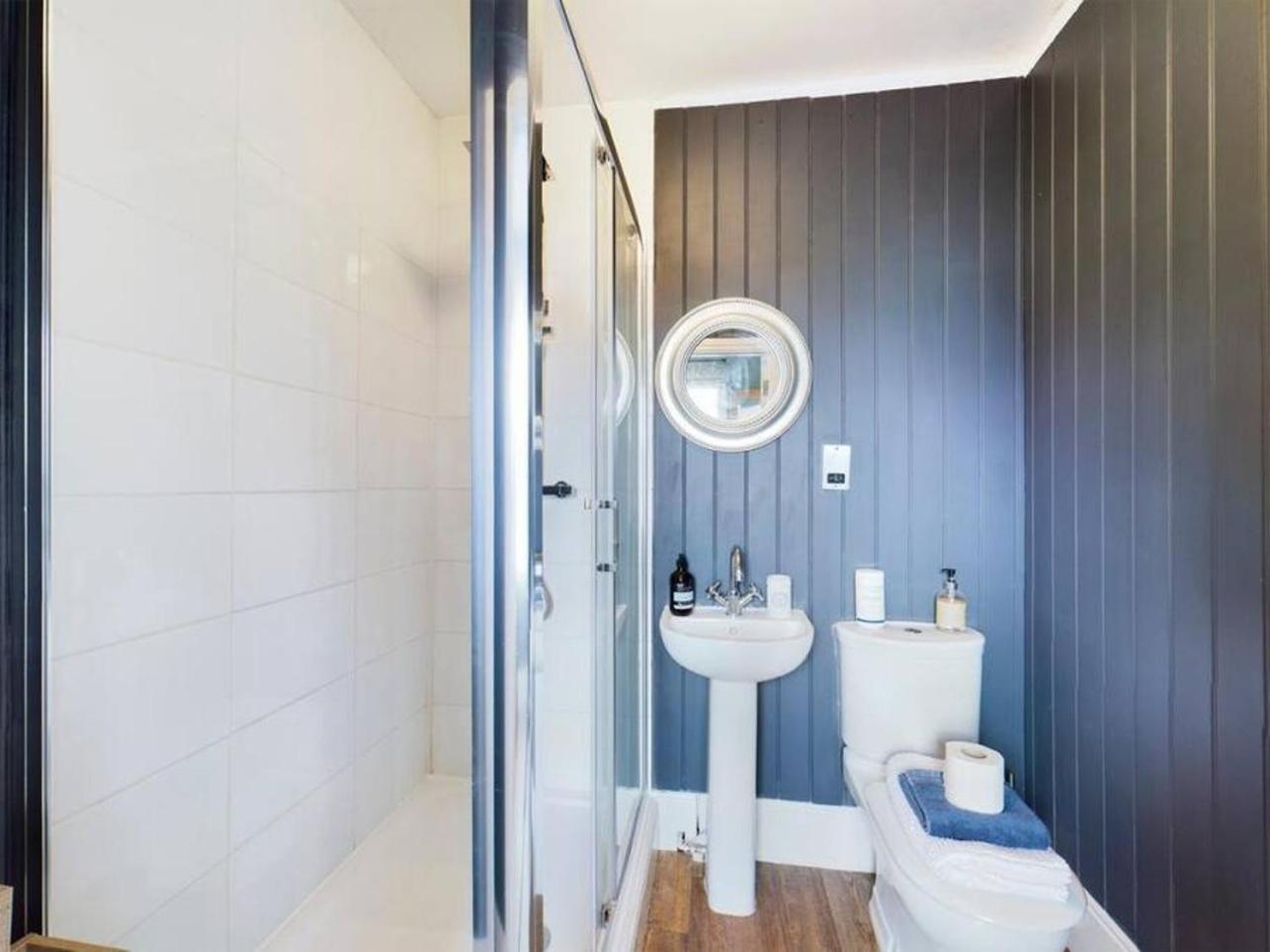 Appartamento Captain'S Quarters - Stunning Sea Views Margate Esterno foto
