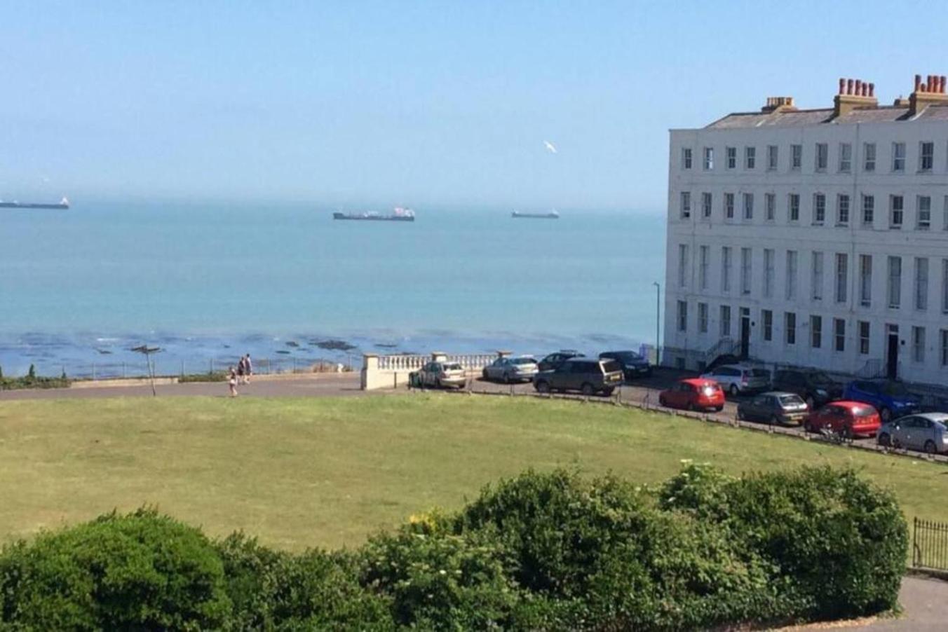 Appartamento Captain'S Quarters - Stunning Sea Views Margate Esterno foto